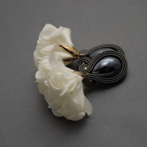 kolczyki lub klipsy sutasz z kwiatkami