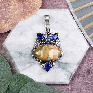 Miedziany posrebrzany ozdobny wisiorek z jaspisem i tanzanitem #613