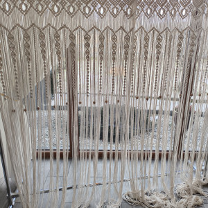 Makramowa dekoracyjna firanka do okna w stylu Boho