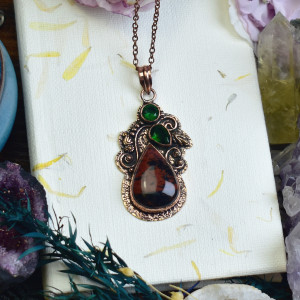 Miedziany ozdobny wisiorek z obsydianem mahoniowym i kwarcem #651