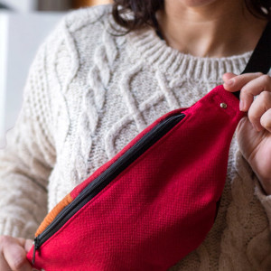 Duża nerka w kolorze czerwonym