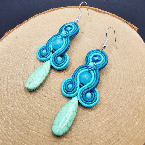 Kolorowe kolczyki sutasz z howlitem 2