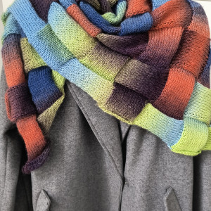 Chusta robiona na drutach