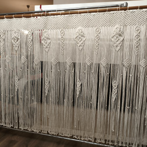 Makramowa dekoracyjna firanka do okna w stylu Boho