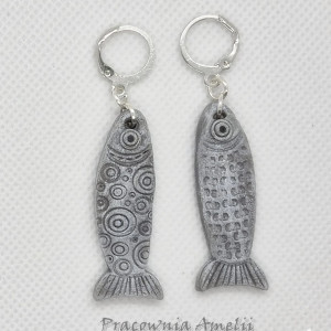 polymer clay kolczyki szare rybki