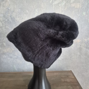 Futrzana  sztuczne futro czarna