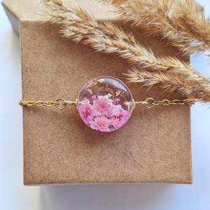 Bransoletka z żywicy różowa gipsówka