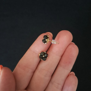 Delikatne Kolczyki Sztyfty - Obsydian Złocisty