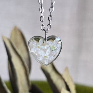 Srebrna zawieszka srebrny wisiorek kwiat naszyjnik żywica z żywicy kwiaty z kwiatami serce serduszko niezapominajki kwiatowy niezapominajki białe