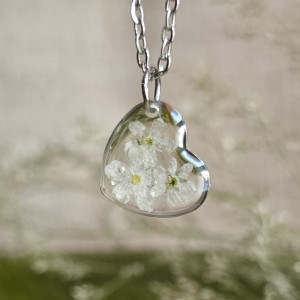Srebrna zawieszka srebrny wisiorek kwiat naszyjnik żywica z żywicy kwiaty z kwiatami serce serduszko niezapominajki kwiatowy niezapominajki białe