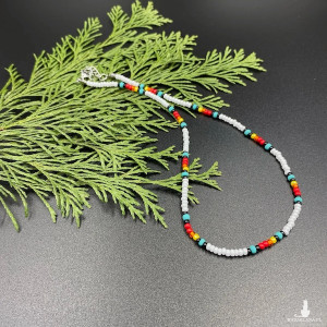 Krótki koralikowy naszyjnik - indiański biały #1053