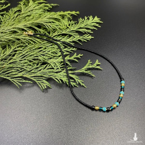 Krótki koralikowy naszyjnik czarno turkusowo złoty #1066