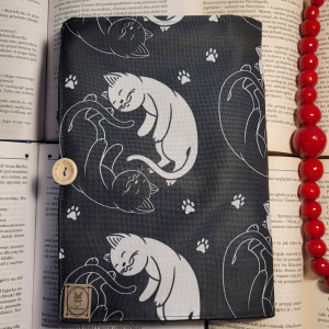 Etui na książkę: koty 3