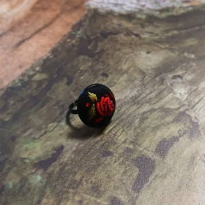 Ręcznie haftowany pierścionek  DLA FRANCISZKI