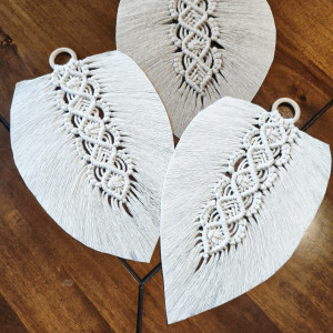Ręcznie wykonane liście makramowe w stylu boho