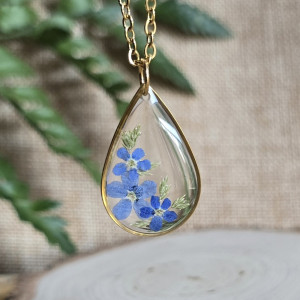 Złota zawieszka złoty wisiorek kwiat naszyjnik żywica z żywicy kwiaty łezka łza niezapominajka niezapominajki
