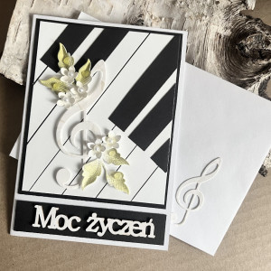 368,kartka urodzinowa z  fortepianem