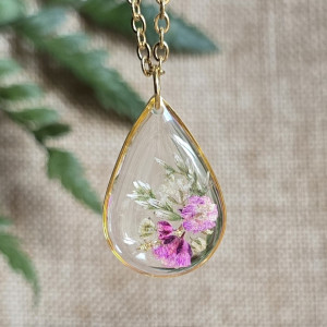 Złota zawieszka złoty wisiorek kwiat naszyjnik żywica z żywicy kwiaty łezka łza róż