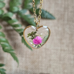 Złota zawieszka złoty wisiorek kwiat naszyjnik żywica z żywicy kwiaty z kwiatami serce serduszko gipsówka różowa