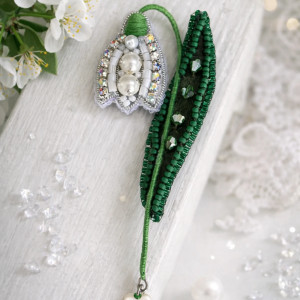 Broszka Pszebiśnieg, biżuteria artystyczna, autorska broszka damska