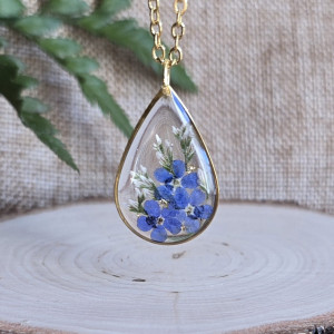 Złota zawieszka złoty wisiorek kwiat naszyjnik żywica z żywicy kwiaty łezka łza niezapominajka niezapominajki
