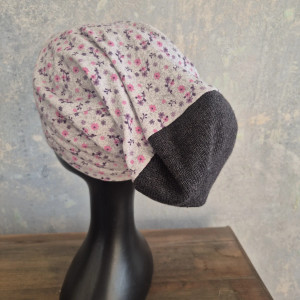 Czapka  damska Drżał jej podbródek