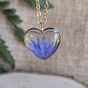 Złota zawieszka z chabrem kwiat prawdziwy suszony kwiatek