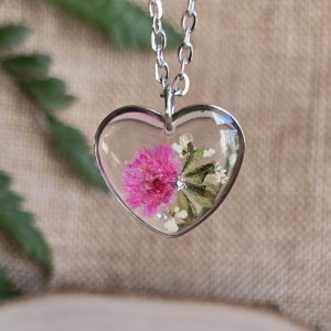 Srebrna zawieszka srebrny wisiorek kwiat naszyjnik żywica z żywicy kwiaty serce serduszko różowe gipsówka