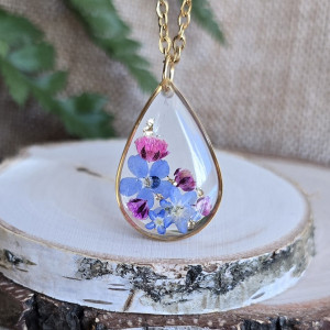 Złota zawieszka złoty wisiorek kwiat naszyjnik żywica z żywicy kwiaty łezka łza róż