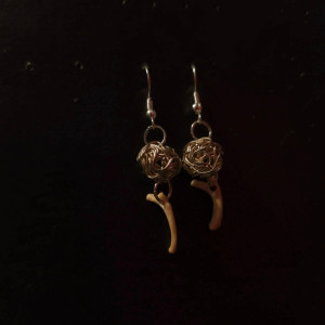 Geometryczne kolczyki z żebrami kuny