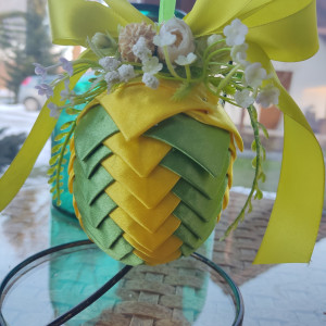 Wielkanocna ozdoba - Wiosenne jajko ze wstążki satynowej