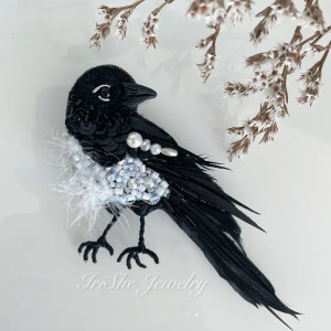 Broszka Sroka, broszka ptak,  biżuteria artystyczna (na zamówienie)