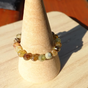 Pierścionek na gumce Tsavoryt Zielony granat