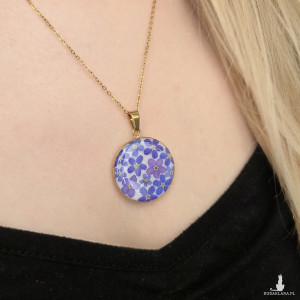 Naszyjnik z niezapominajkami w żywicy, biżuteria z żywicy