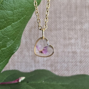 Zawieszka z różowym kwiatem wisiorek złoty serce