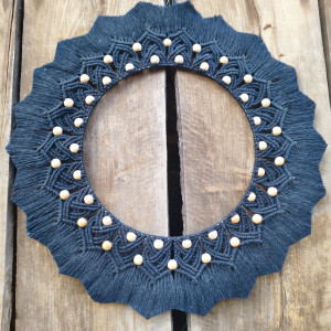 Mandala makramowa w tylu Boho w kolorze czarnym