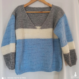 Sweter trzykolorowy oversize nie tylko młodzieżowy