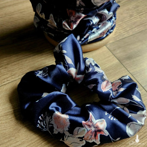 Gumka satynowa z miękkiej satyny we wzory kwiaty