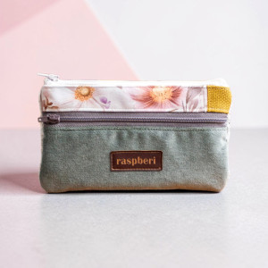 Portfelik z weluru w kwiaty