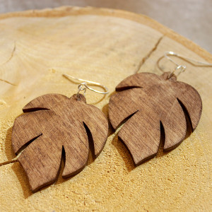 Drewniane Kolczyki Monstera – Botaniczny Styl & Natura