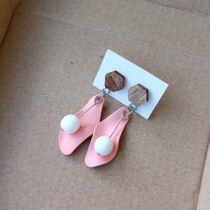 🌸 Kolczyki „Pink Shell” – Pastelowa Subtelność & Perłowy Blask