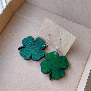 🍀 Kolczyki „Lucky Clover” – Zieleń, która przynosi szczęście