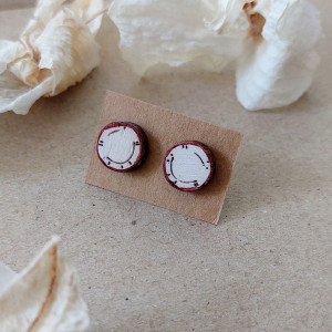 Kolczyki Sztyfty „Połówki Kokosa” – Ręcznie Malowana Biżuteria Drewniana