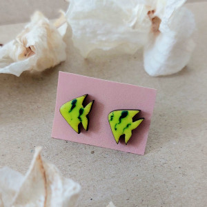 Kolczyki Sztyfty „Neonowe Skalary” – Egzotyczny Akcent