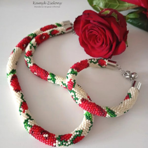 Komplet - naszyjnik i bransoletka w czerwone róże