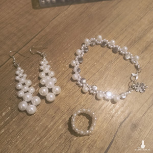 Zestaw biżuterii "White perls"