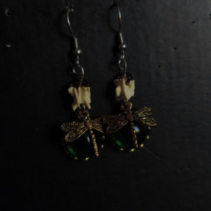 Kolczyki z motywem ważki, kości gryzonia