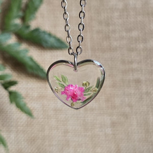 Srebrna zawieszka srebrny wisiorek kwiat naszyjnik żywica z żywicy kwiaty serce serduszko różowe gipsówka
