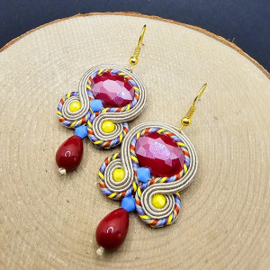 Kolorowe kolczyki sutasz z czerwonymi kryształkami