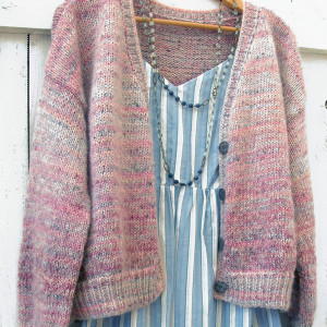 Wełniany Kardigan z delikatym włoskiem, na guziki